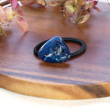 天然石ヘアアクセ】ソーダライトの雫ヘアゴム – アクセサリー L'ovest